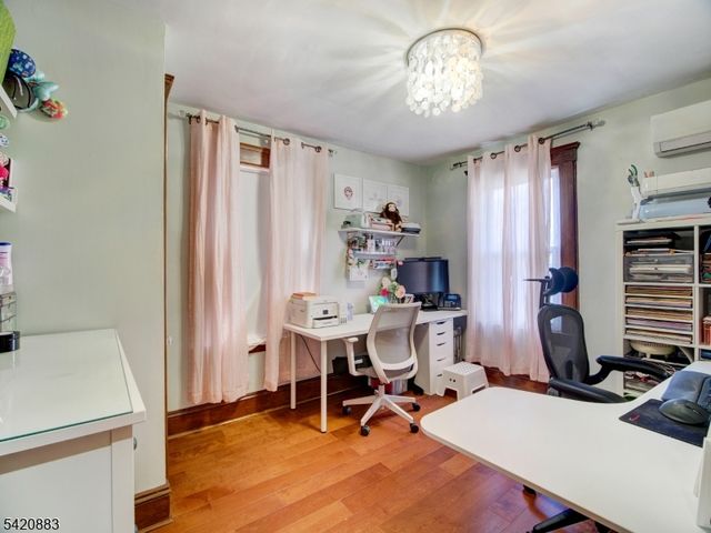 210 Pershing Ave, Roselle Park Boro, NJ 07204