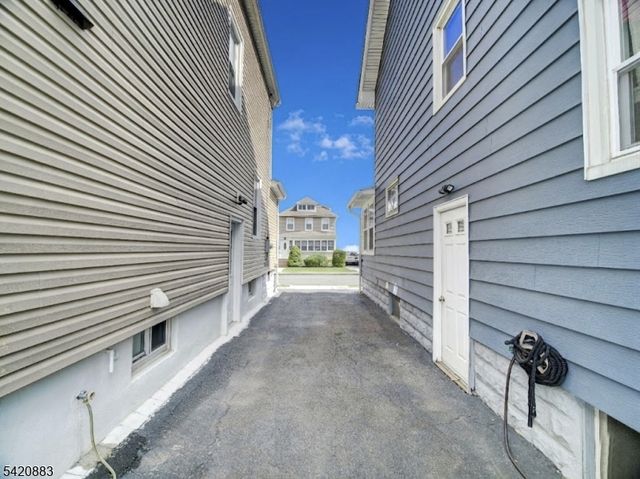 210 Pershing Ave, Roselle Park Boro, NJ 07204