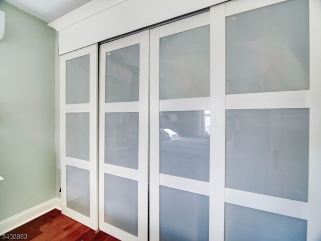 210 Pershing Ave, Roselle Park Boro, NJ 07204