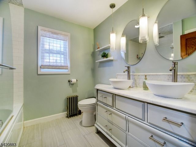 210 Pershing Ave, Roselle Park Boro, NJ 07204
