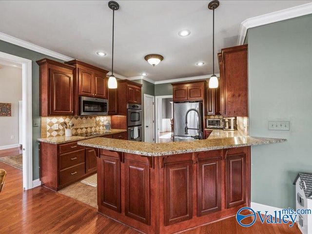 6700 Hampton Bend Circle SE, Owens Cross Roads, AL 35763