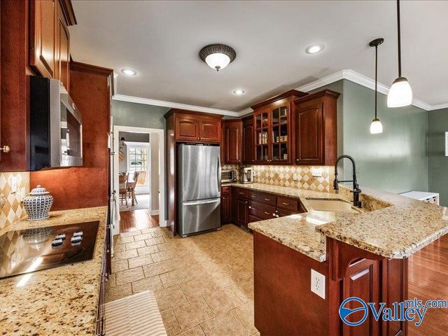 6700 Hampton Bend Circle SE, Owens Cross Roads, AL 35763