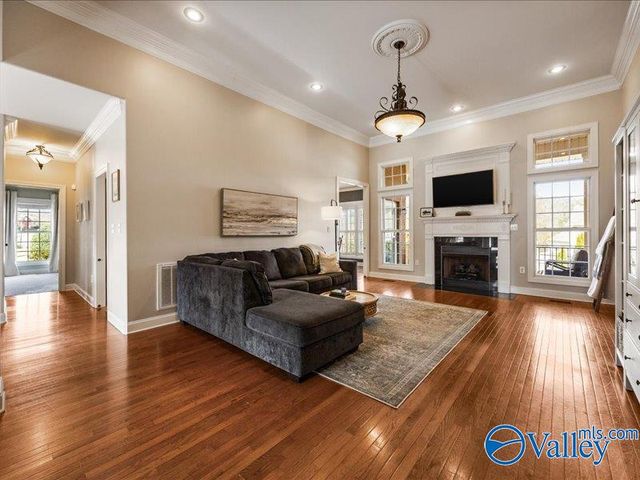 6700 Hampton Bend Circle SE, Owens Cross Roads, AL 35763