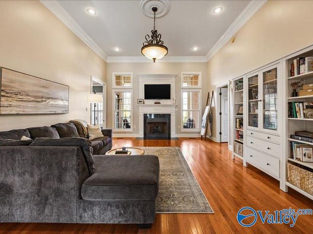 6700 Hampton Bend Circle SE, Owens Cross Roads, AL 35763