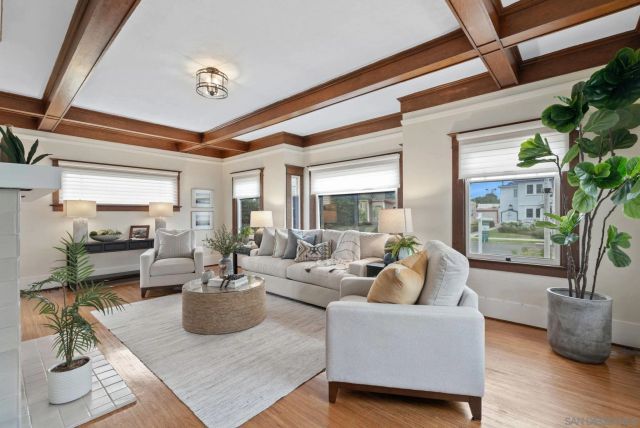 4679 Vista St, San Diego, CA 92116