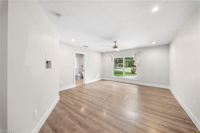 5750 Westport LN, Naples, FL 34116