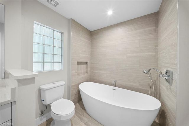 5750 Westport LN, Naples, FL 34116