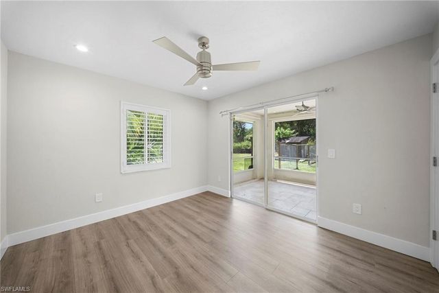 5750 Westport LN, Naples, FL 34116