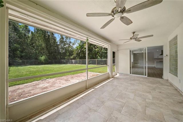 5750 Westport LN, Naples, FL 34116