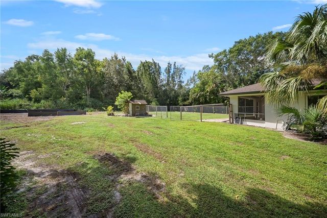 5750 Westport LN, Naples, FL 34116