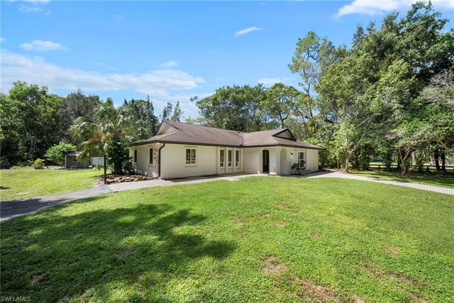 5750 Westport LN, Naples, FL 34116