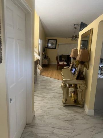 143 W Tara Lakes Dr Drive W, Boynton Beach, FL 33436