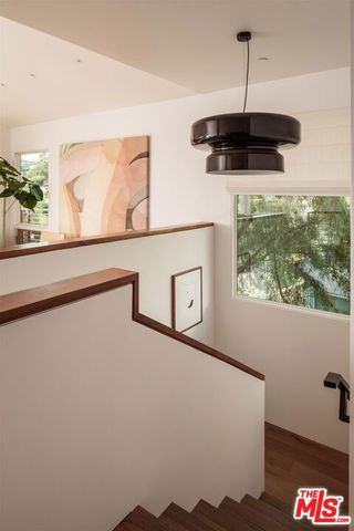 1929 Phillips Way, Los Angeles, CA 90042