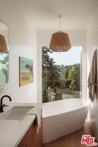 1929 Phillips Way, Los Angeles, CA 90042