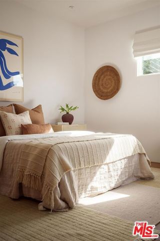 1929 Phillips Way, Los Angeles, CA 90042