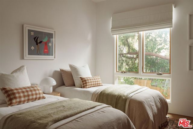 1929 Phillips Way, Los Angeles, CA 90042