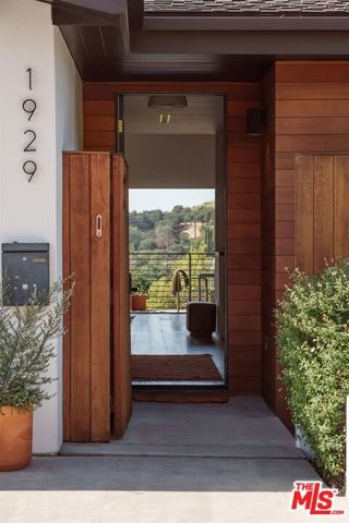 1929 Phillips Way, Los Angeles, CA 90042