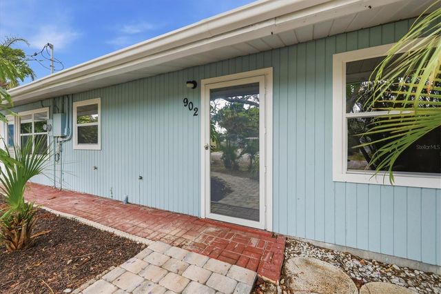 902 37TH STREET W, Bradenton, FL 34205