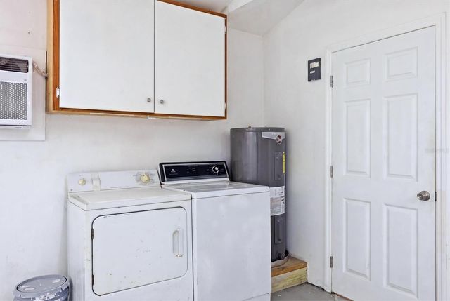 902 37TH STREET W, Bradenton, FL 34205