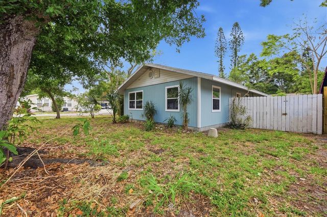 902 37TH STREET W, Bradenton, FL 34205