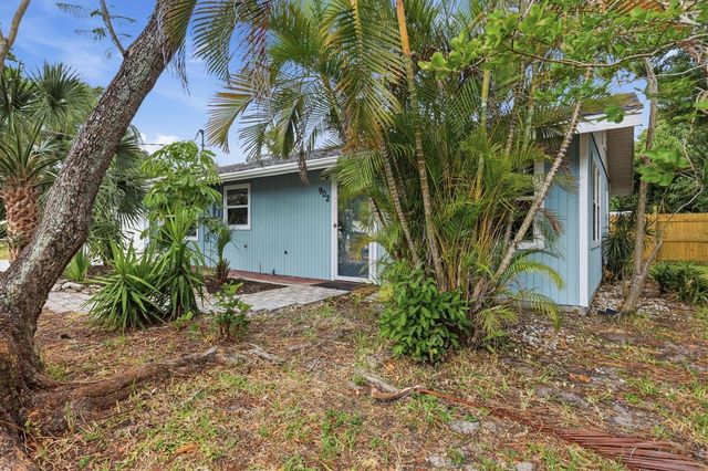 902 37TH STREET W, Bradenton, FL 34205