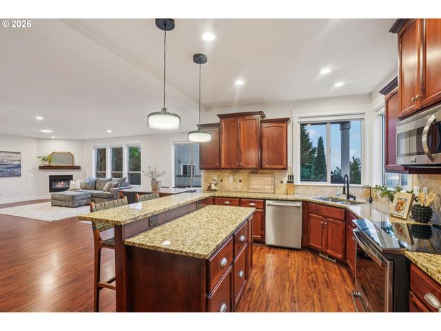 1012 Nw GOODWIN St, Camas, WA 98607