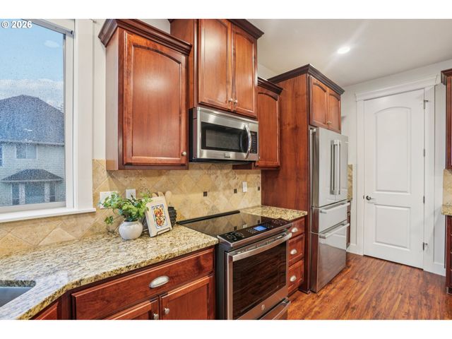 1012 Nw GOODWIN St, Camas, WA 98607