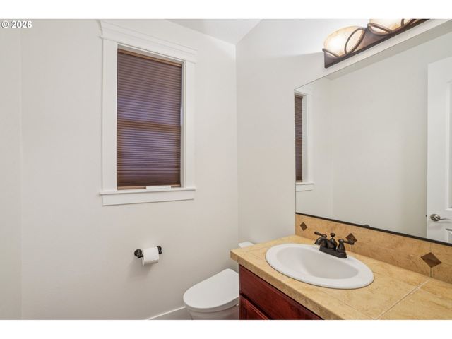 1012 Nw GOODWIN St, Camas, WA 98607