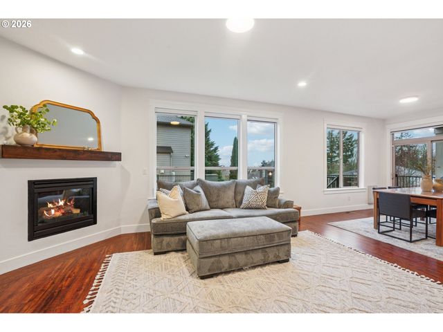 1012 Nw GOODWIN St, Camas, WA 98607