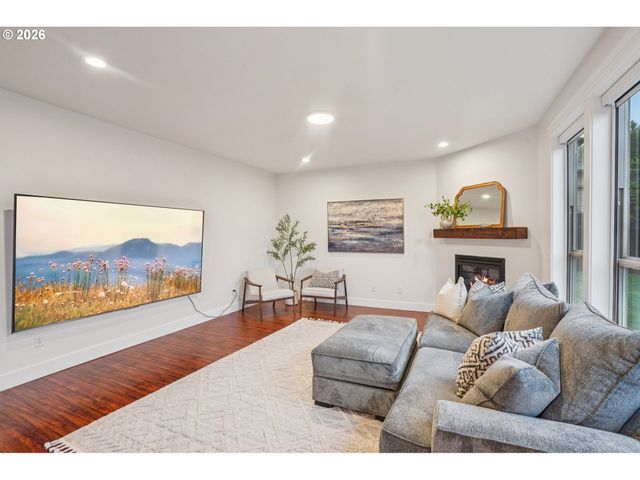 1012 Nw GOODWIN St, Camas, WA 98607