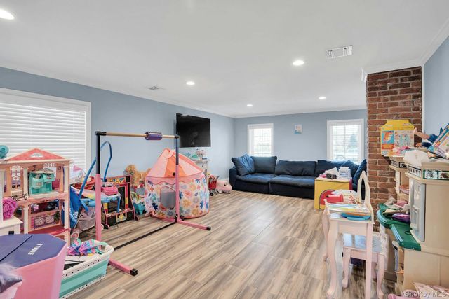 108 Hayrick Lane, Commack, NY 11725