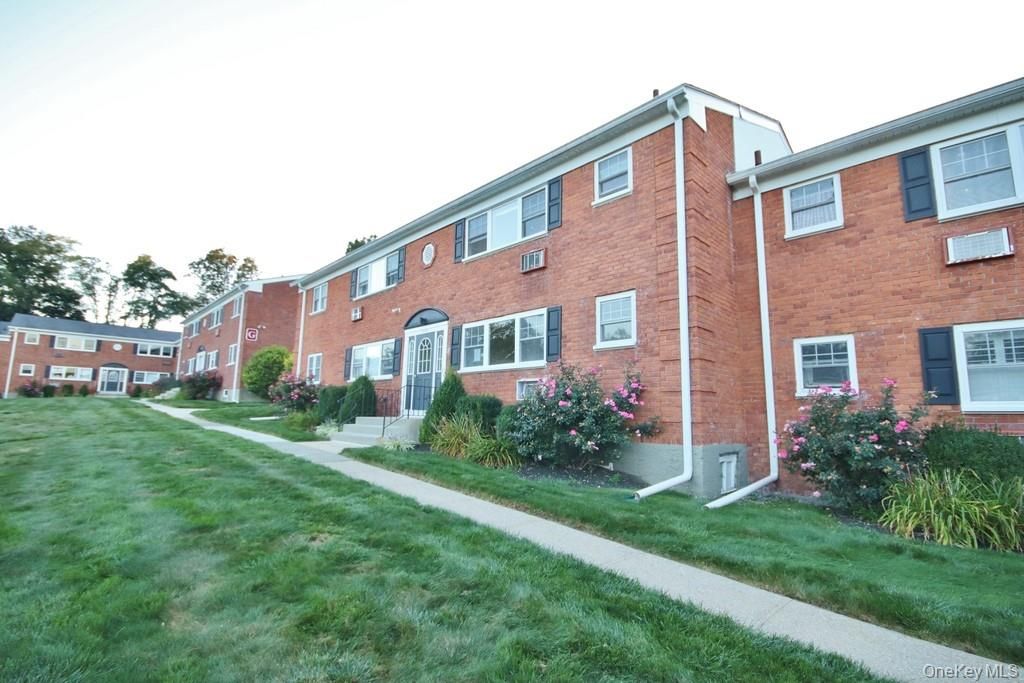 1879 Crompond Road F-15, Peekskill, NY 10566