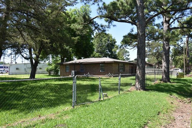4014 Beatrice, Dickinson, TX 77539
