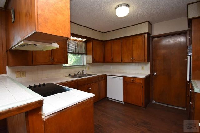 4014 Beatrice, Dickinson, TX 77539
