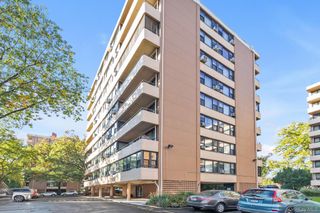162-11 9th Avenue 2D, Beechhurst, NY 11357