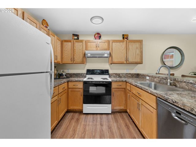 420 ELK CREEK Rd 503, Cannon Beach, OR 97110