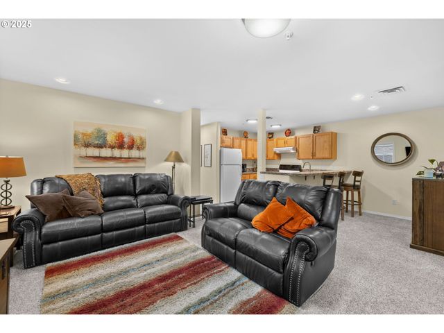 420 ELK CREEK Rd 503, Cannon Beach, OR 97110