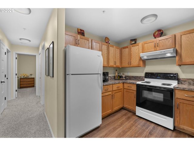 420 ELK CREEK Rd 503, Cannon Beach, OR 97110