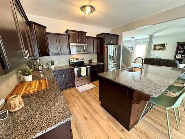 1769 Pinnacle Oaks Drive, Rural Hall, NC 27045