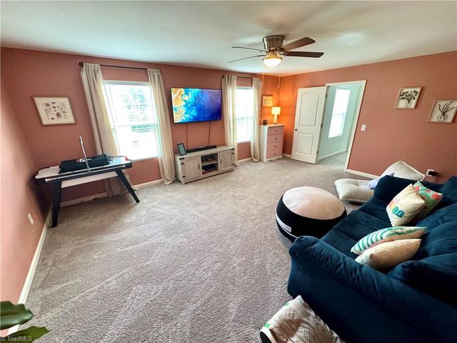 1769 Pinnacle Oaks Drive, Rural Hall, NC 27045