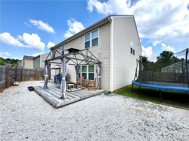 1769 Pinnacle Oaks Drive, Rural Hall, NC 27045