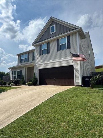 1769 Pinnacle Oaks Drive, Rural Hall, NC 27045