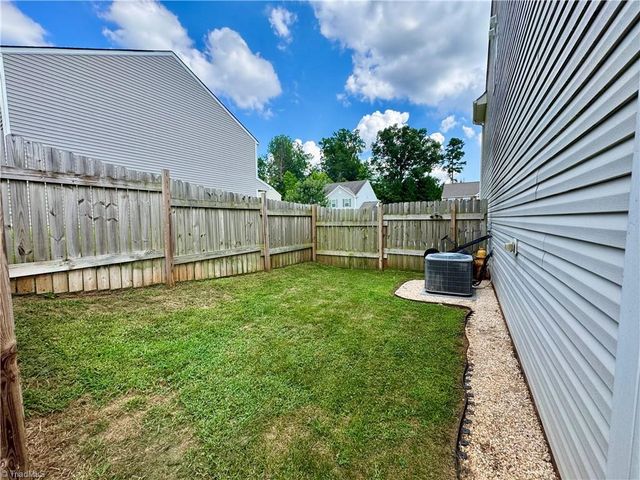 1769 Pinnacle Oaks Drive, Rural Hall, NC 27045