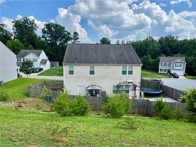 1769 Pinnacle Oaks Drive, Rural Hall, NC 27045