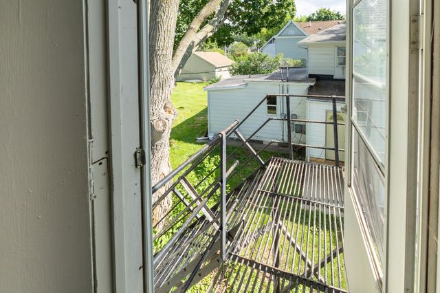 524 W 6th Street, Cedar Falls, IA 50613