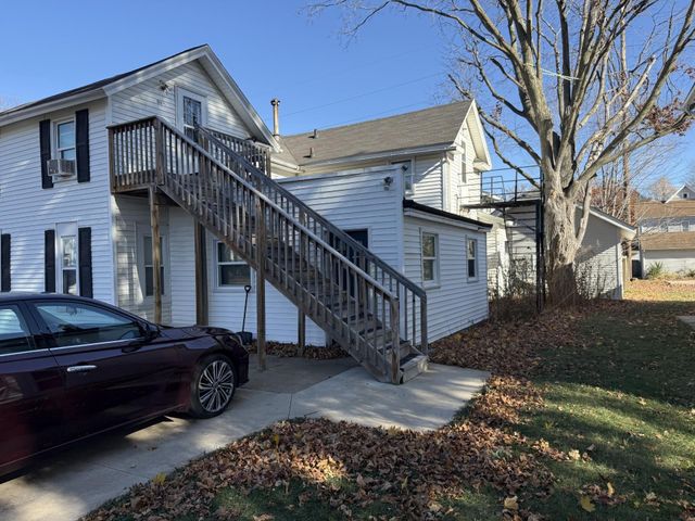 524 W 6th Street, Cedar Falls, IA 50613