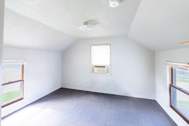 524 W 6th Street, Cedar Falls, IA 50613