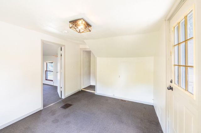 524 W 6th Street, Cedar Falls, IA 50613
