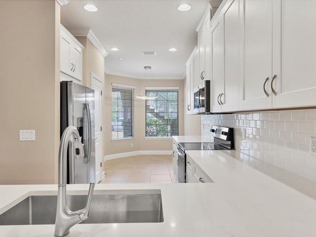 13604 MESSINA LOOP 102, Bradenton, FL 34211