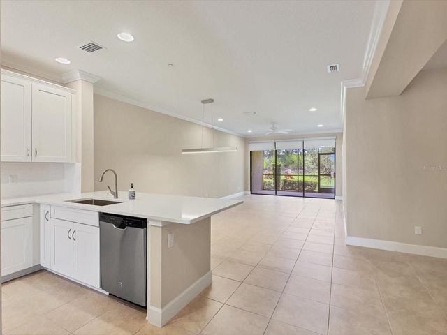 13604 MESSINA LOOP 102, Bradenton, FL 34211